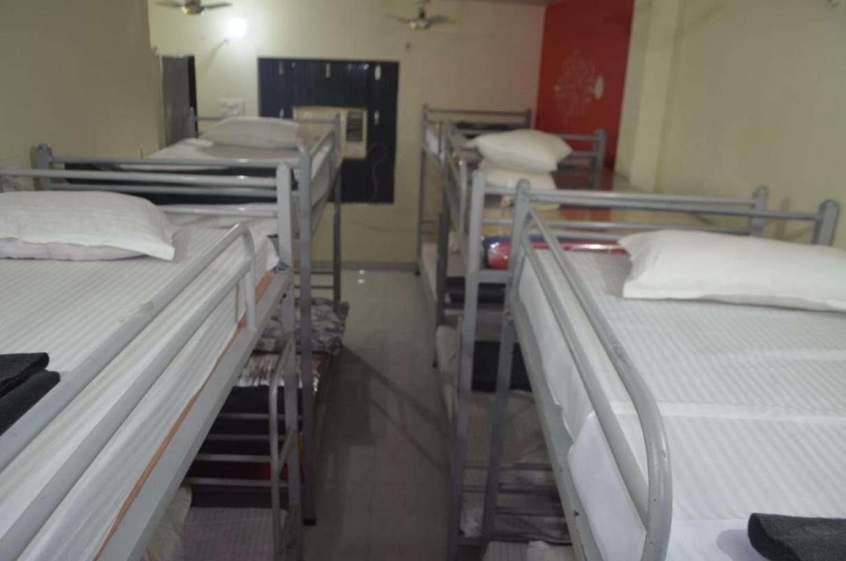 Awara Hostels & * Lucknow