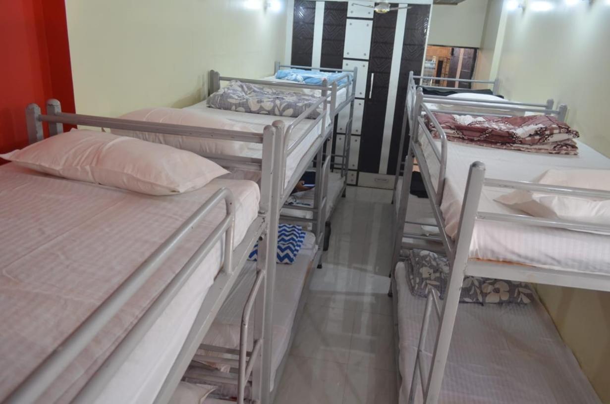 Awara Hostels & Hostel Lucknow