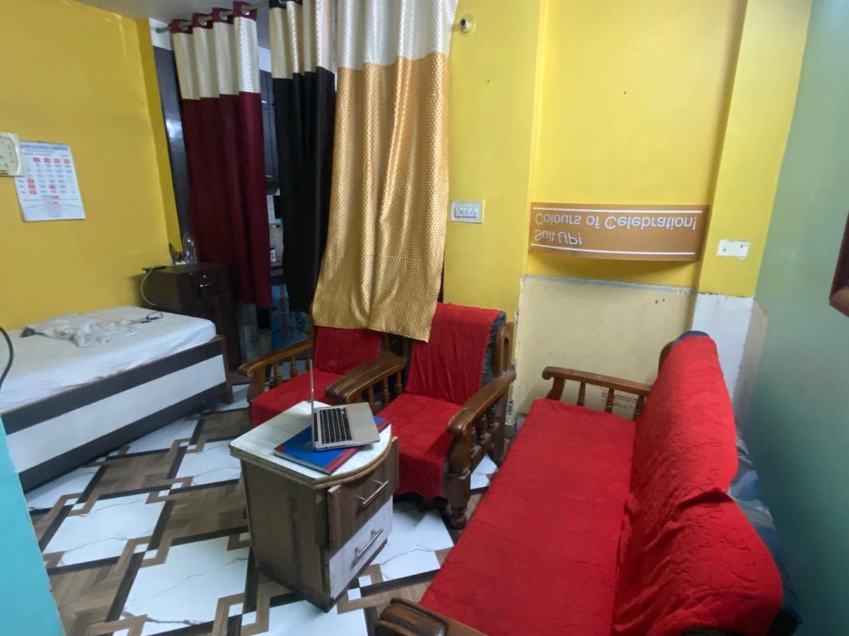 Hostel Awara Hostels & Lucknow