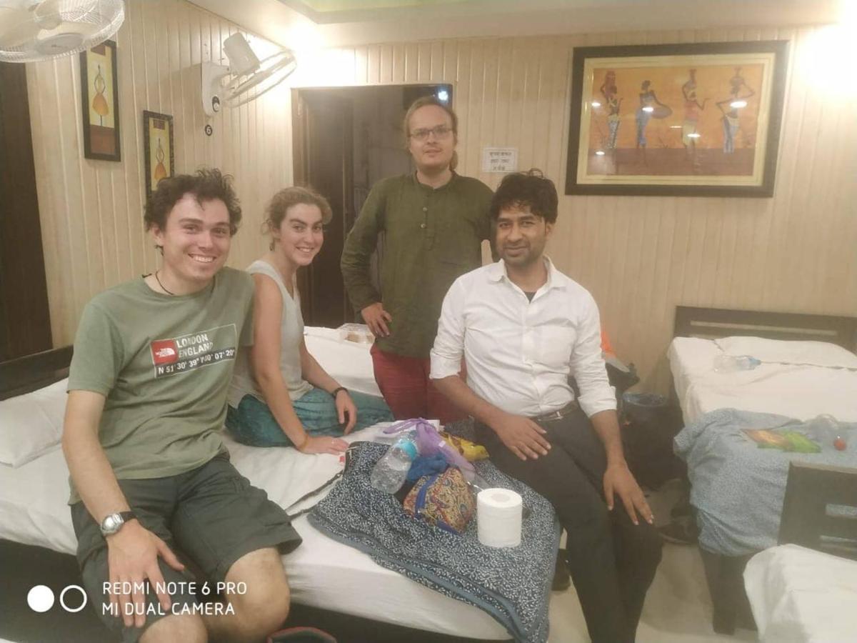 Hostel Awara Hostels & Lucknow