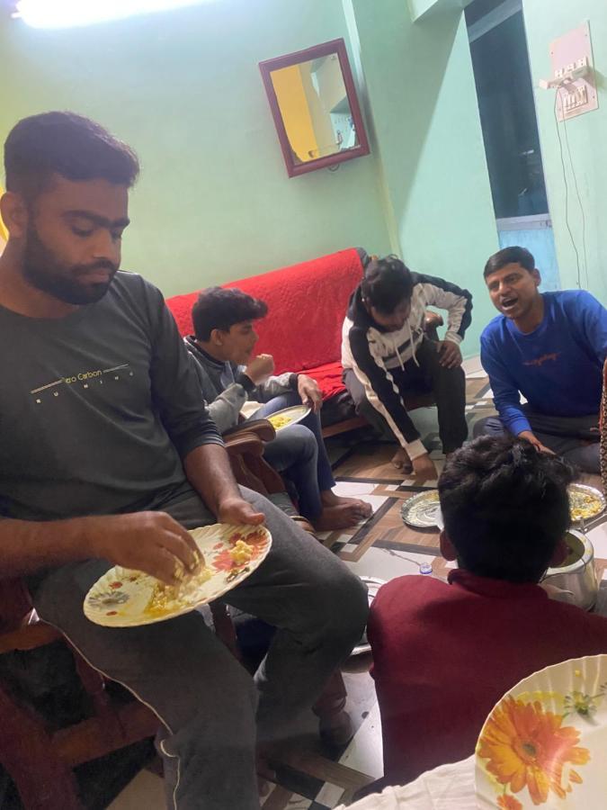 Hostel Awara Hostels & Lucknow